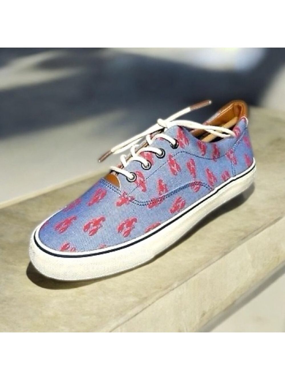 ** G.H. Bass Navigate Critters Lobster Print Chambray Boat Shoes Size 8
